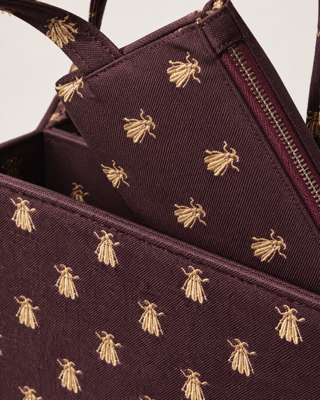 Structured Jacquard Tote Bag Set with Gold Bee Motif in Deep Burgundy